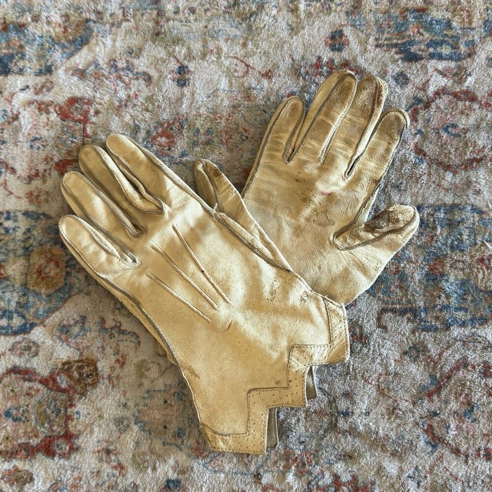 Vintage 1930s Cream Kid Leather Gloves Zigzag Scalloped Cuff Daniel Hays